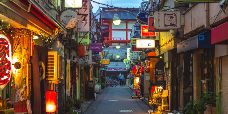 【完全保存版】外国人に大人気!ゴールデン街ならではの楽しみ方や魅力をご紹介!