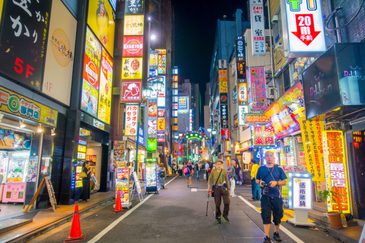 【完全保存版】外国人に大人気！ゴールデン街ならではの楽しみ方や魅力をご紹介！