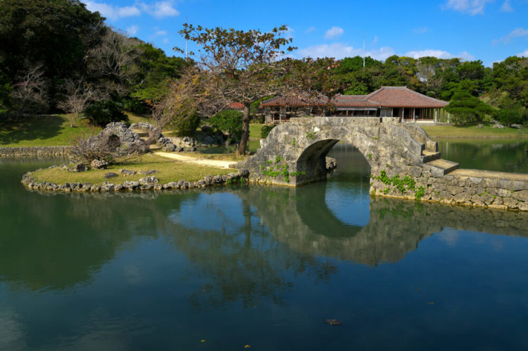 【Top 5】Okinawa Sightseeing Spots and the Tips for walking around the city