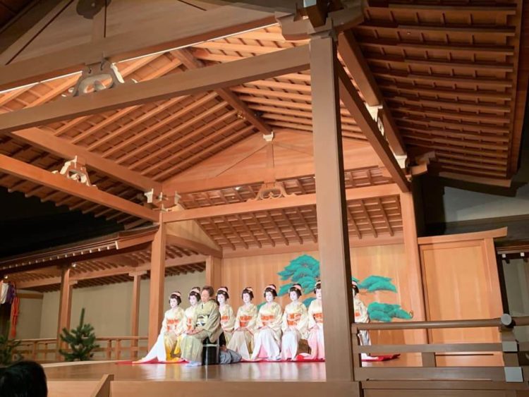 日本舞踊の特徴や種類をご紹介！日本舞踊体験できる都内の教室も