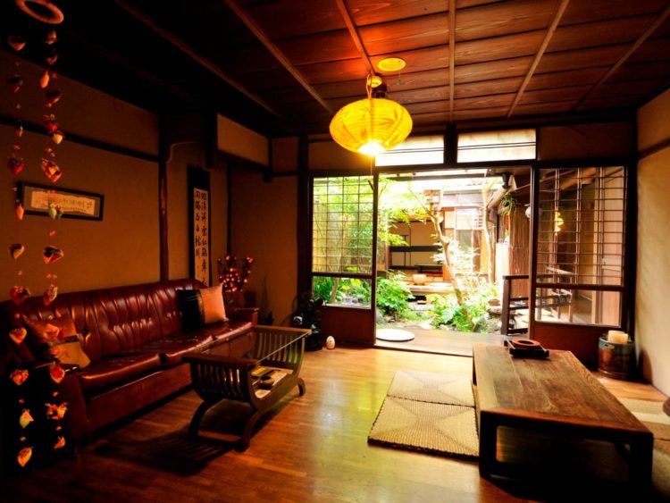A must-see  accommodation  for Backpackers ! Kyoto Guest Houses