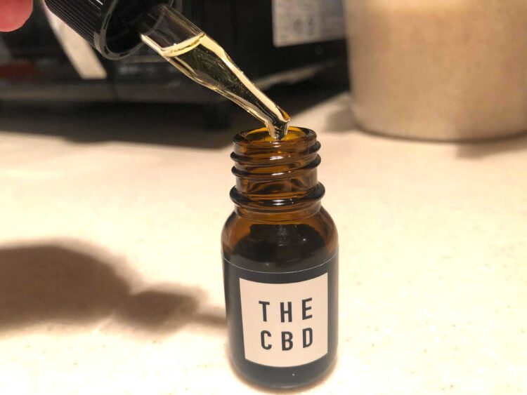 話題の国産CBDブランド「THE CBD」の高濃度CBDオイルを使ってみた！効果やメリットは？