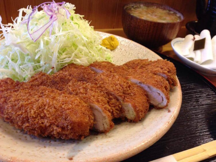 東京で美味しいとんかつを食べるならココ！人気のお店７選【ミシュラン獲得】