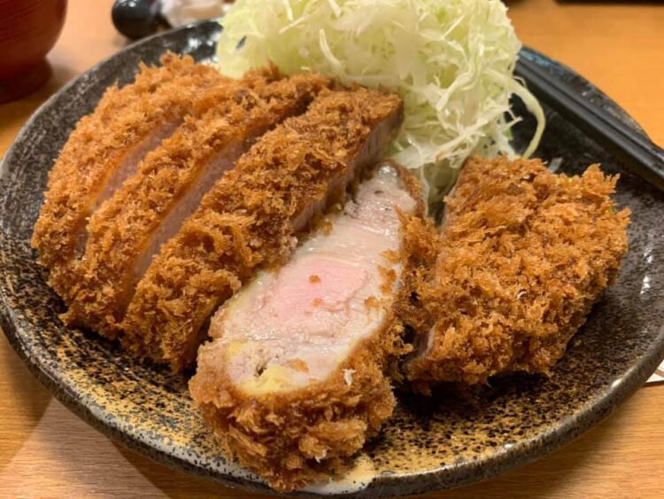 東京で美味しいとんかつを食べるならココ！人気のお店７選【ミシュラン獲得】
