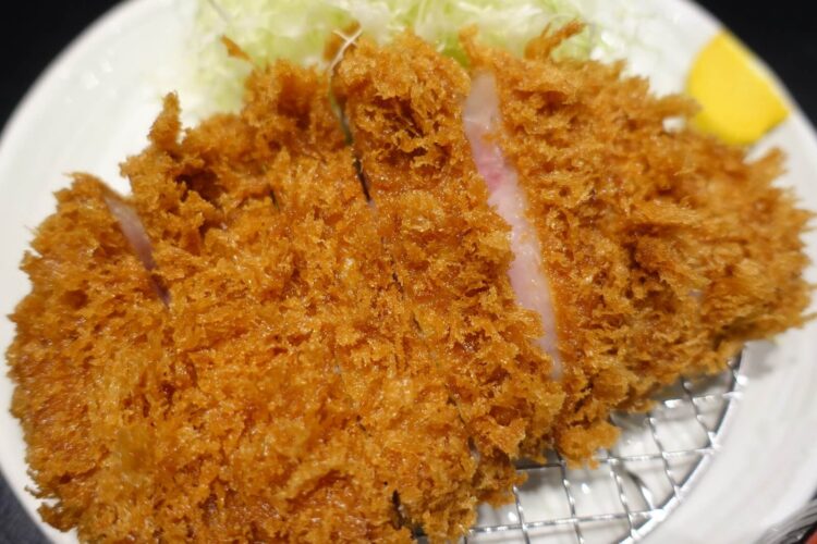 東京で美味しいとんかつを食べるならココ！人気のお店７選【ミシュラン獲得】