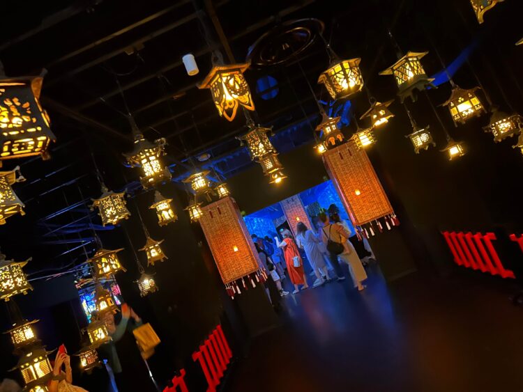 【幻想的な水中芸術の世界】アートアクアリウム美術館GINZAの魅力