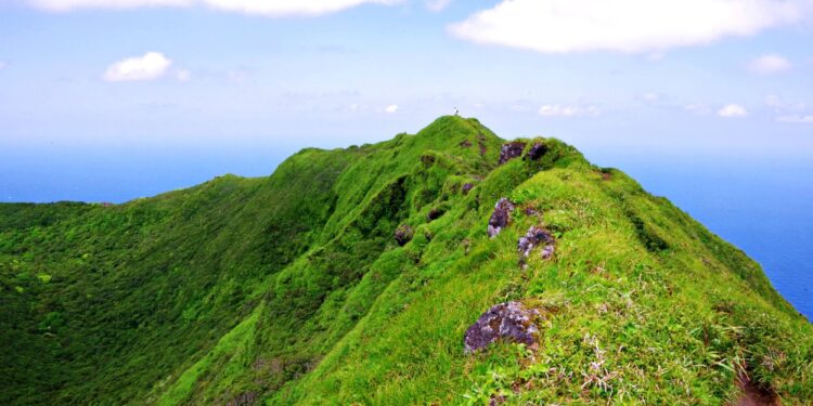 【2025年最新版】日本の人気島・離島!トラベラーが選ぶおすすめの島