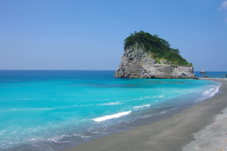 【2025年最新版】日本の人気島・離島！トラベラーが選ぶおすすめの島